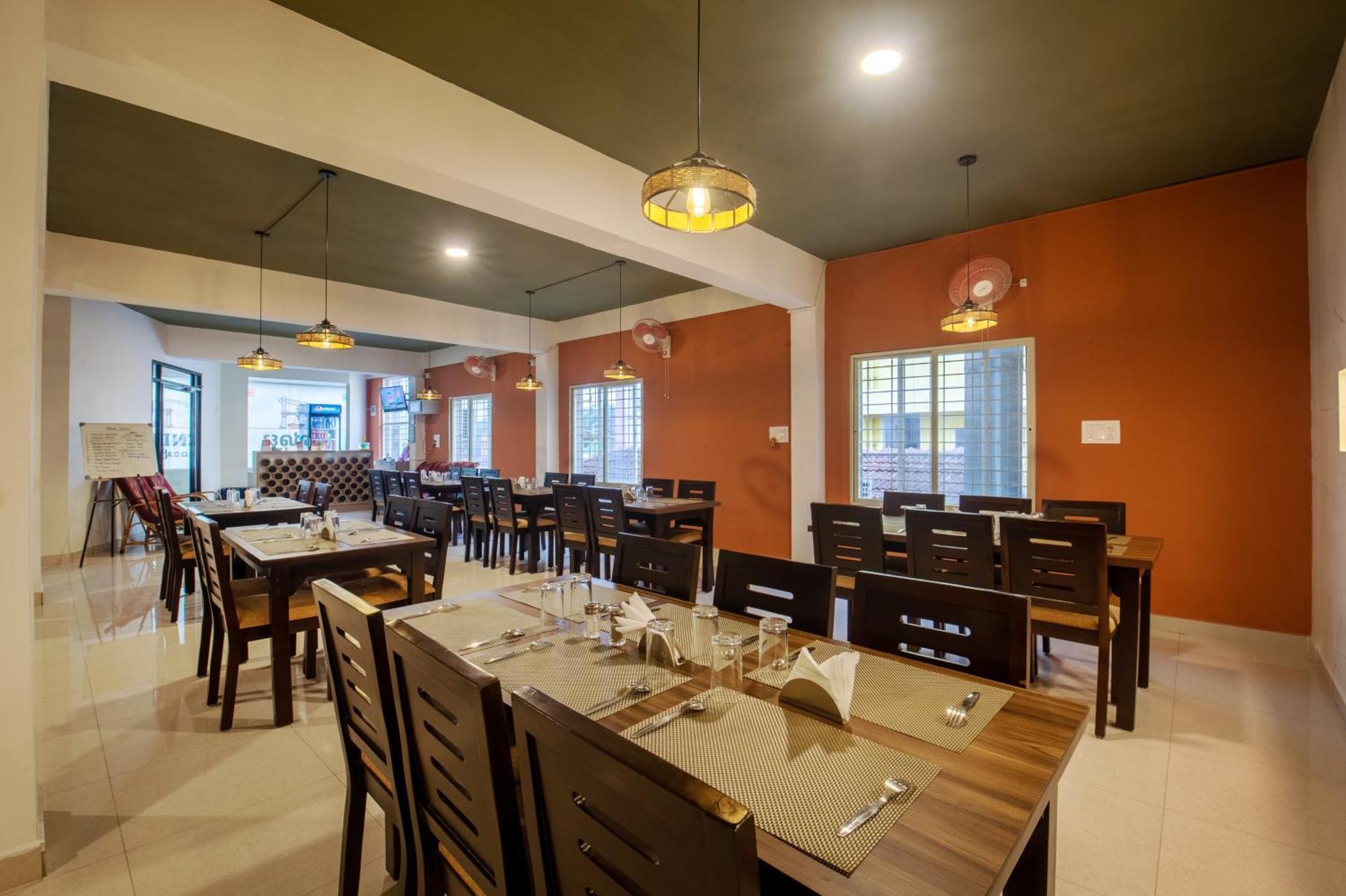Hotel Treebo Sans Sarav Kushalnagar Madikeri Esterno foto